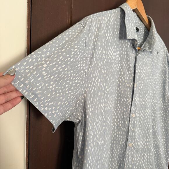 JOHN VARVATOS | Light Blue and White Printed Short Sleeve Button Down Shirt | XL - Picture 3 of 6